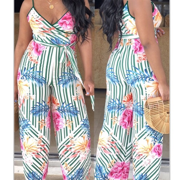 Ladies apparel - Picture 1 of 8